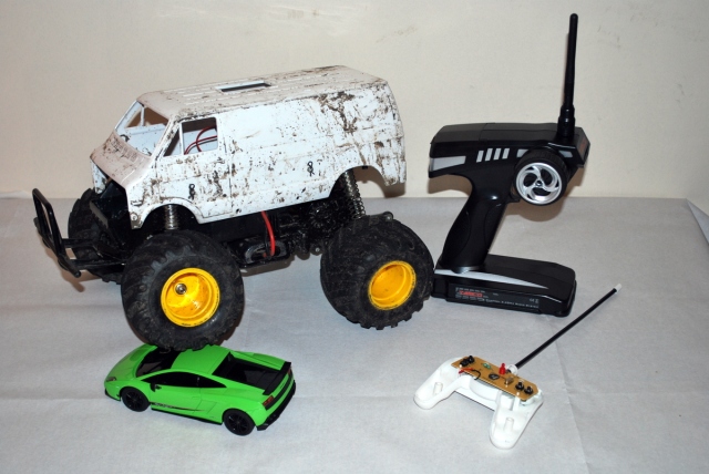 Toy RC car with the Lunchbox